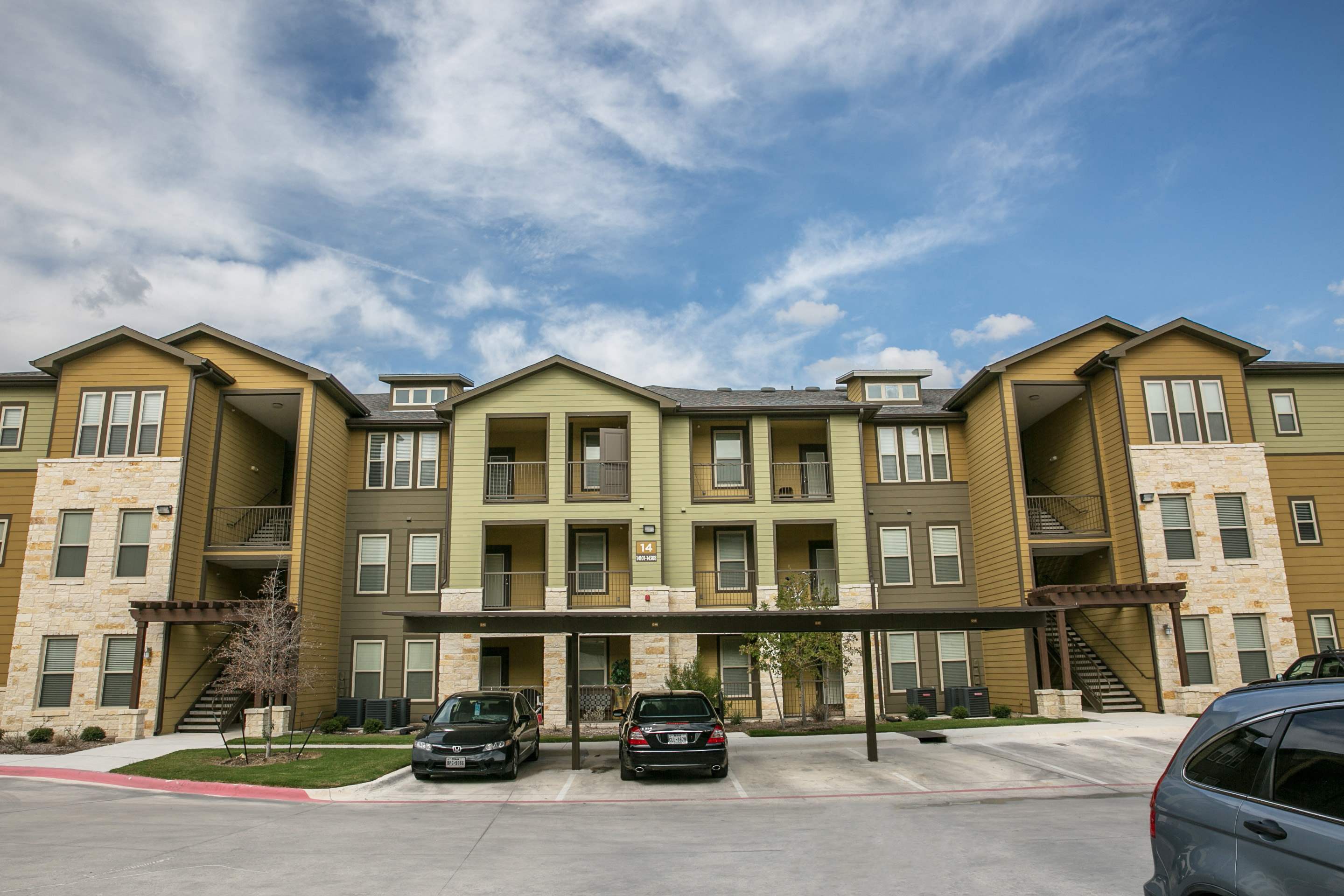 Pecos Flats Apartments | Apartment and Community Amenities